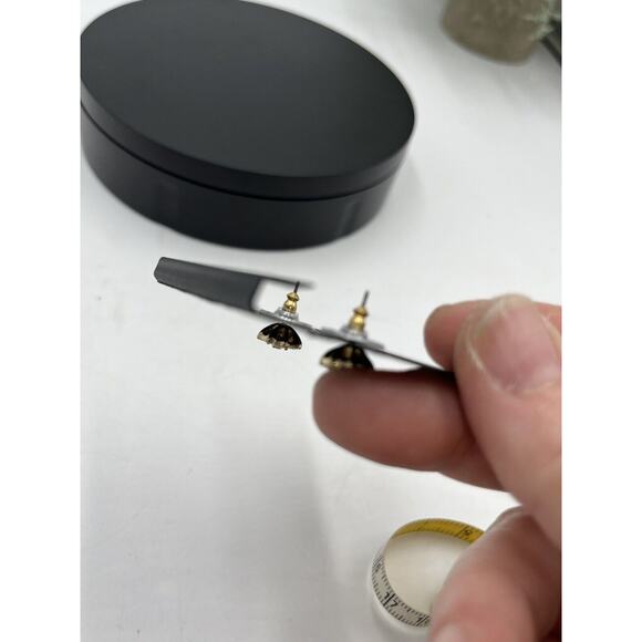 Givenchy Gold Tone‎ Small Round Starburst Stud Pierced Earrings New - Picture 10 of 11